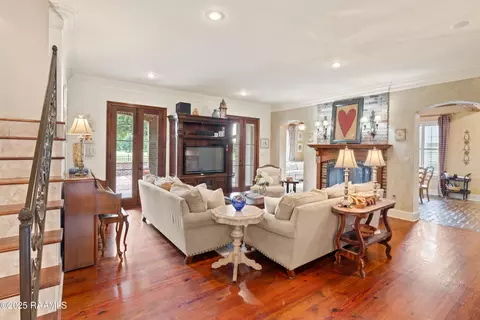 Living - 103 Masterspoint Dr, Broussard, LA 70518 photo 5 of 6