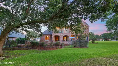 Exterior - 103 Masterspoint Dr, Broussard, LA 70518 photo 4 of 14
