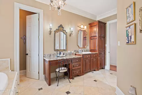 Bath - 103 Masterspoint Dr, Broussard, LA 70518 photo 2 of 6
