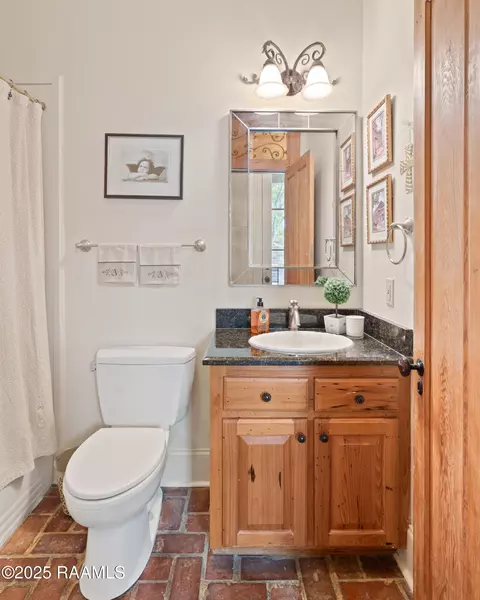 Bath - 103 Masterspoint Dr, Broussard, LA 70518 photo 1 of 6