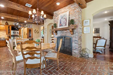 Dining - 103 Masterspoint Dr, Broussard, LA 70518 photo 4 of 4