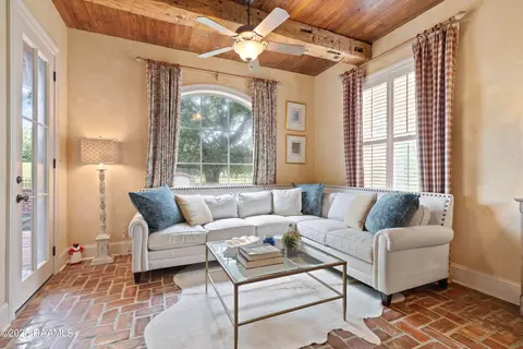 Living - 103 Masterspoint Dr, Broussard, LA 70518 photo 6 of 6