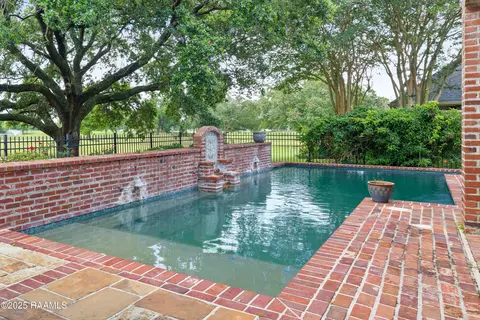 Exterior - 103 Masterspoint Dr, Broussard, LA 70518 photo 9 of 14