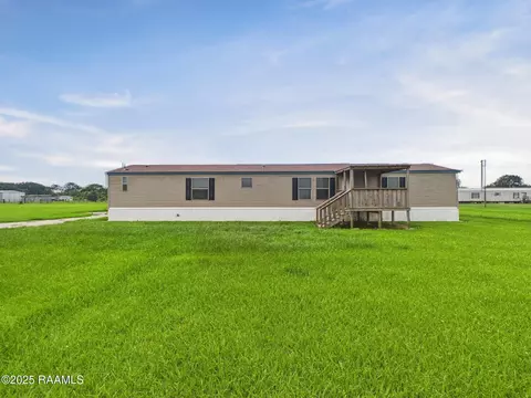 6117 Mitchell Rd, Abbeville, LA 70510