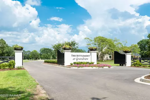 235 Grand Manor Dr, Youngsville, LA 70592