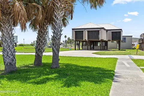 119 Vermillion Bay Ln, Cypremort Point, LA 70538
