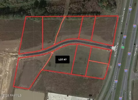 139 Crowne Parc Dr, Opelousas, LA 70570
