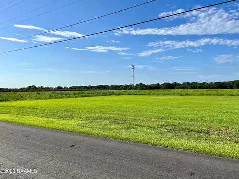 1 Sieber Rd #R, Saint Martinville, LA 70582