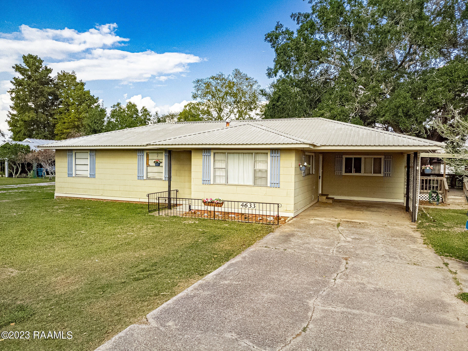 4633 Bridge St Hwy