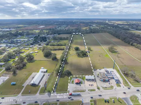 2011 Rees St, Breaux Bridge, LA 70517