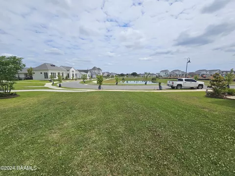 317 Bozeman Trl, Scott, LA 70583