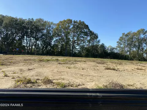 101 Leaning Oak Dr, Lafayette, LA 70508