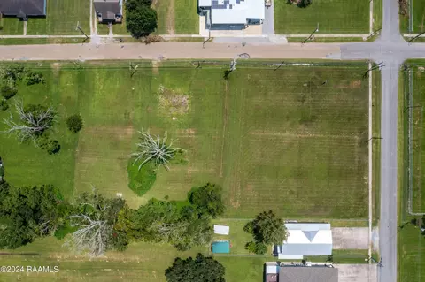 205 N 211 N President St, Delcambre, LA 70528