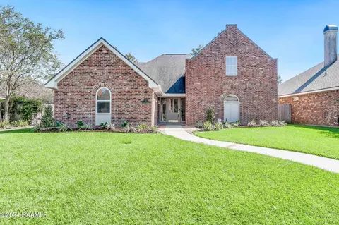 111 Pomerol Pl, Lafayette, LA 70503