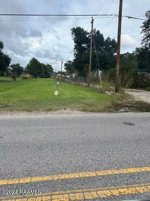 300 E Blk E Broussard Rd, Lafayette, LA 70503 photo 2