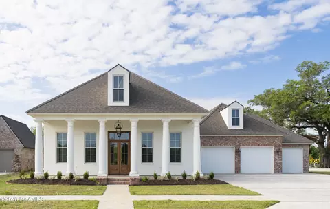200 Castle Vine Way, Lafayette, LA 70508