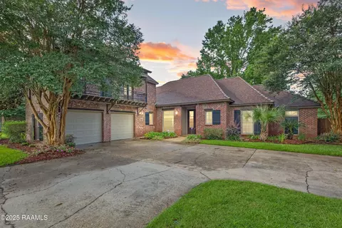 100 Carrollton Cir, Lafayette, LA 70503