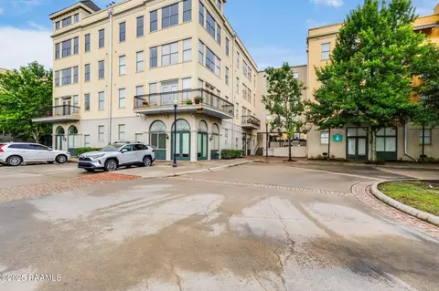 201 Settlers Trace Blvd #4404, Lafayette, LA 70508