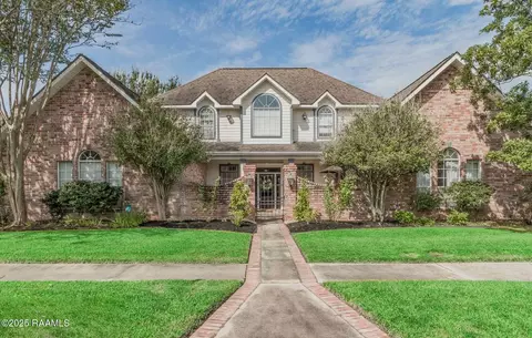 204 Parliament Dr, Lafayette, LA 70506