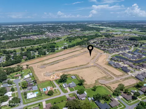 121 Retreat St, Broussard, LA 70518