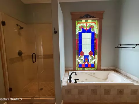 Bath - 121 N 9th St, Eunice, LA 70535 photo 3 of 3