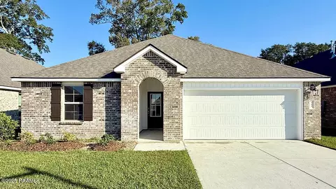 323 White Pine Dr, Lafayette, LA 70501