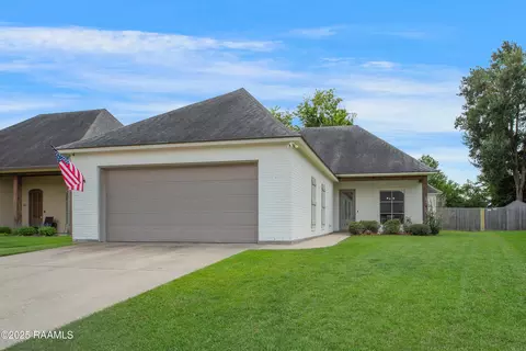104 Beauchamp Ln, Lafayette, LA 70506