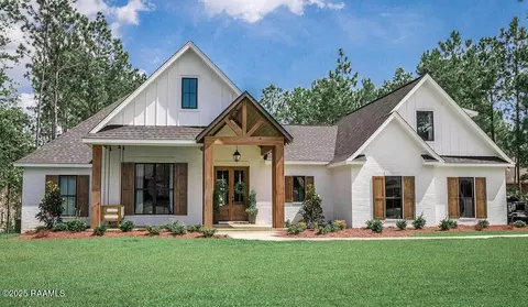 11512 Baker Senior Dr, Abbeville, LA 70510