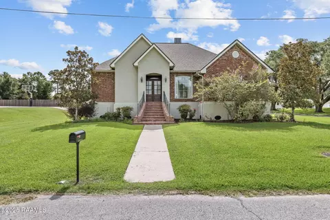302 N Geoffroy St, Erath, LA 70533