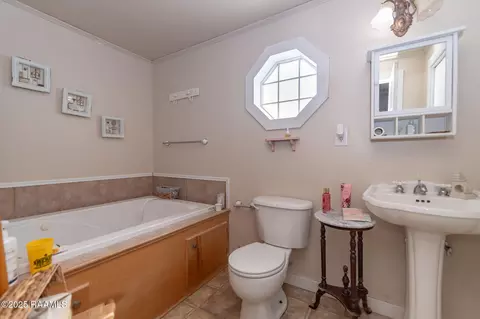 Bath - 301 N 5th St, Eunice, LA 70535 photo 1 of 2