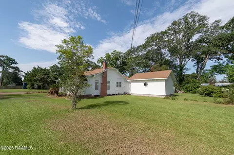 Exterior - 301 N 5th St, Eunice, LA 70535 photo 2 of 8