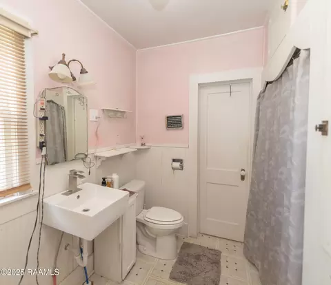 Bath - 301 N 5th St, Eunice, LA 70535 photo 2 of 2