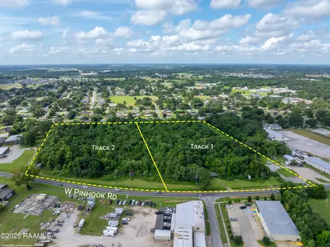 3744 W Pinhook Rd, Broussard, LA 70518 photo 2