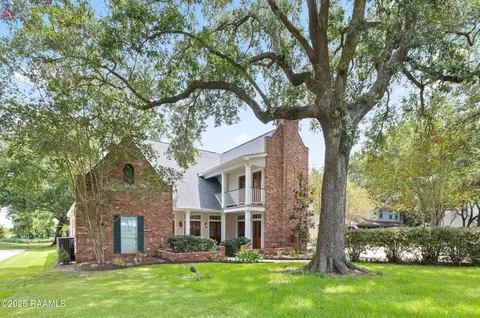 9203 E Old Spanish Trl, Jeanerette, LA 70544