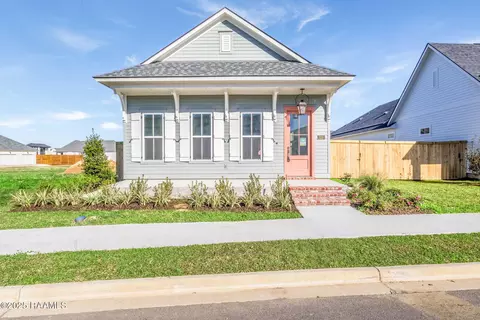 111 Appleton Ln, Youngsville, LA 70592