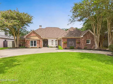 105 Bonner Dr, Lafayette, LA 70508