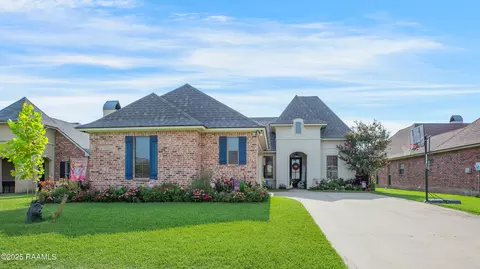 105 Grazing Trce, Lafayette, LA 70508