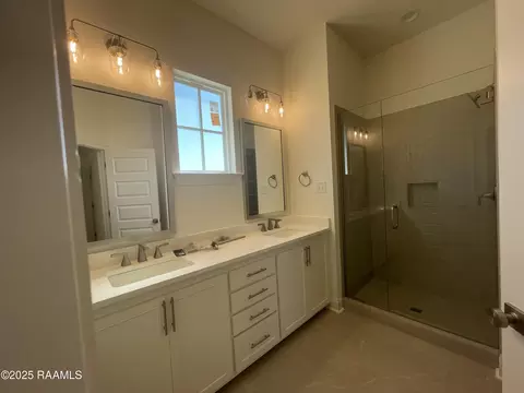 Bath - 409 Bozeman Trl, Scott, LA 70583 photo 1 of 1