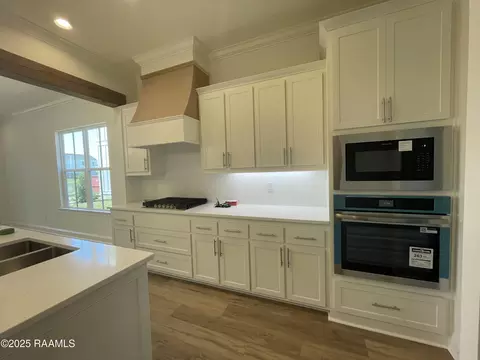 Kitchen - 409 Bozeman Trl, Scott, LA 70583 photo 2 of 2