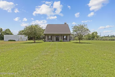 1186 Cormier Rd, Breaux Bridge, LA 70517