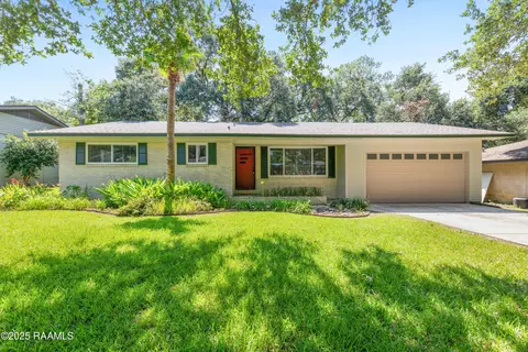114 Homas Rd, Lafayette, LA 70501