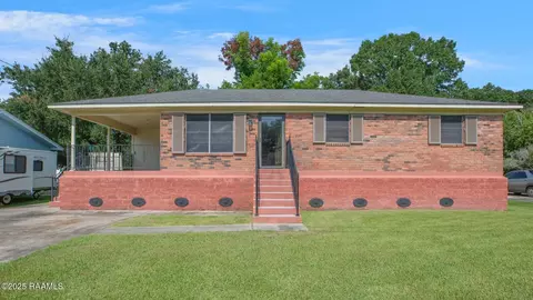 727 N Severin St, Erath, LA 70533