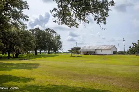 1606 Anse Broussard Hwy, Breaux Bridge, LA 70517