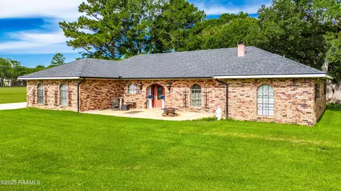 267 Olive St, Arnaudville, LA 70512