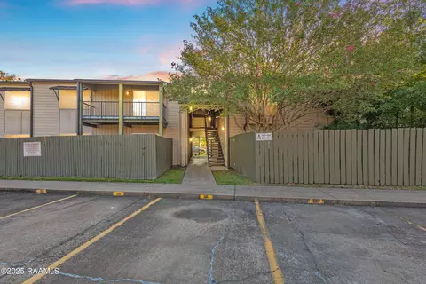 220 Doucet Rd #201A, Lafayette, LA 70503