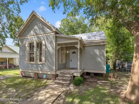 1008 W Landry St, Opelousas, LA 70570