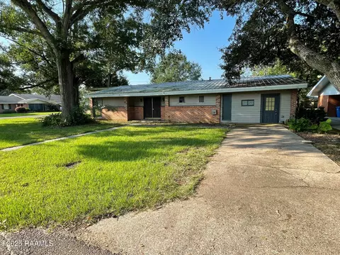 4114 South Dr, New Iberia, LA 70563