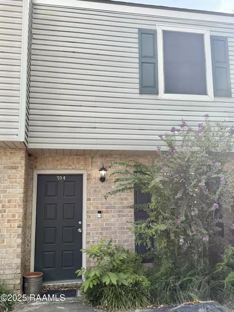 100 Winchester Dr #704, Lafayette, LA 70506