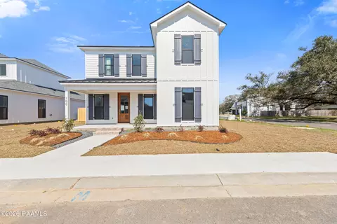 100 Wishing Well Dr, Broussard, LA 70518