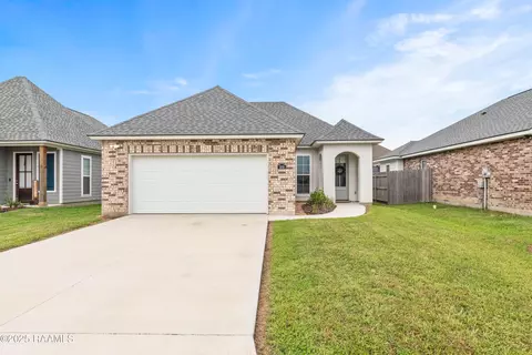 209 Adry Ln, Youngsville, LA 70592